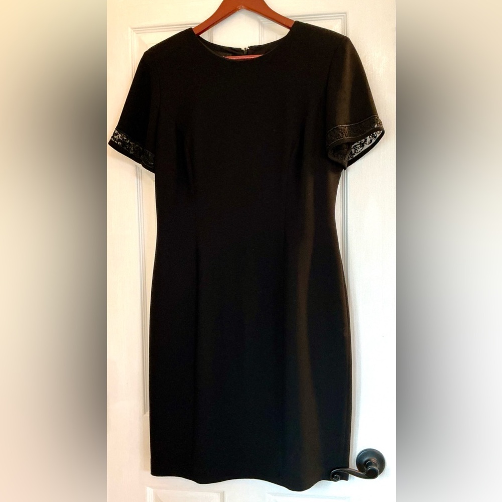 Donna Morgan Black Sheath Dress Short Sleeve Crew Neck